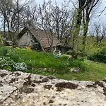 Le Dolmen, Charme Sport Et Detente