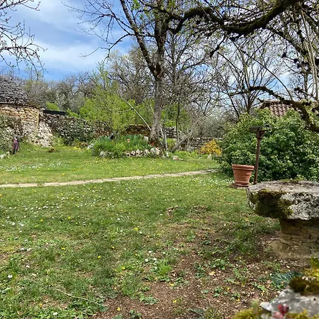Le Dolmen, Charme Sport Et Detente בית נופש