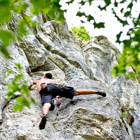 Le Dolmen, Charme Sport Et Detente בית נופש *