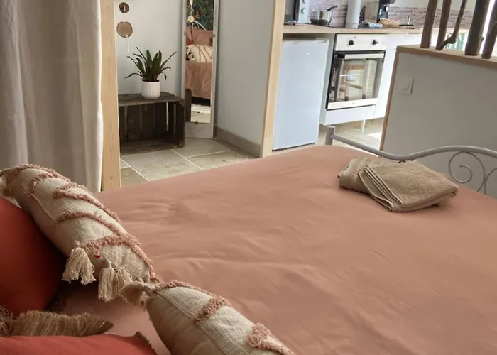 Holiday home Le Dolmen, Charme Sport Et Detente *