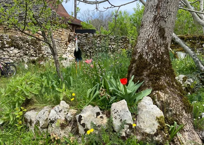 Le Dolmen, Charme Sport Et Detente