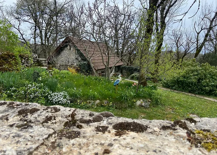 Le Dolmen, Charme Sport Et Detente